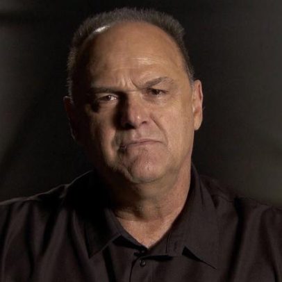 Oscar Schmidt cita esforço e persistência na carreira em vídeo