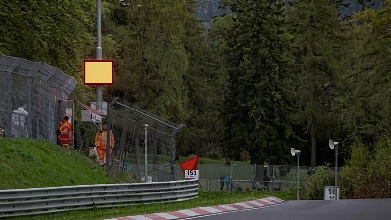A red signal is shown at the Nürburgring after the accident on Saturday.