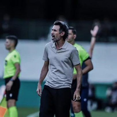 Barba exige evolução do Atlético-MG após derrota para o Coritiba