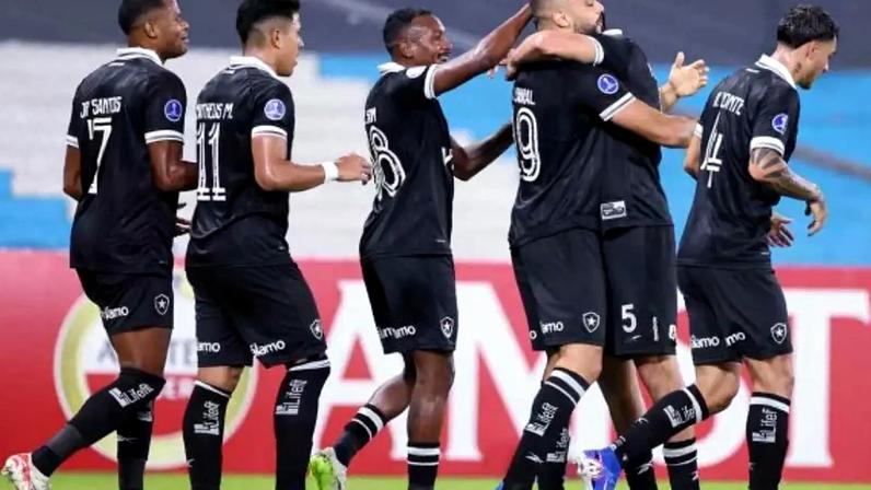 Botafogo consegue gol no fim contra o Racing –