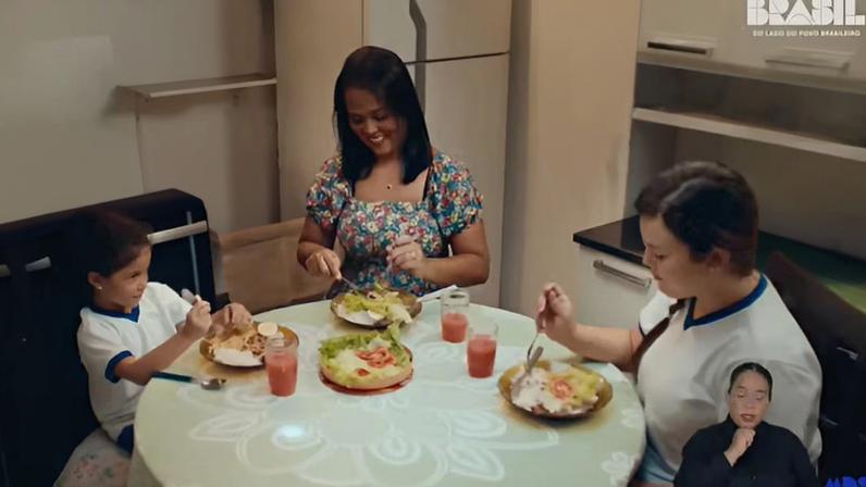 Diana e sua família têm alimentos de qualidade na mesa todos os dias