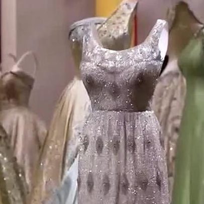 Exposição mostra como a moda moldou a imagem da rainha Elizabeth II