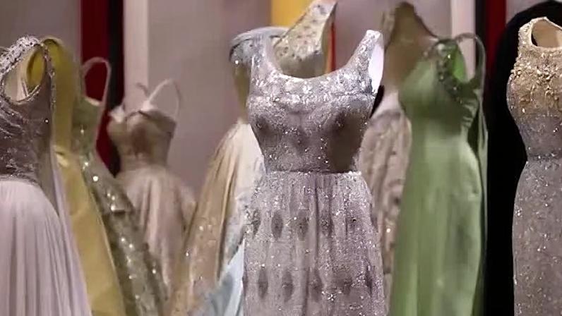 Exposição mostra como a moda moldou a imagem da rainha Elizabeth II