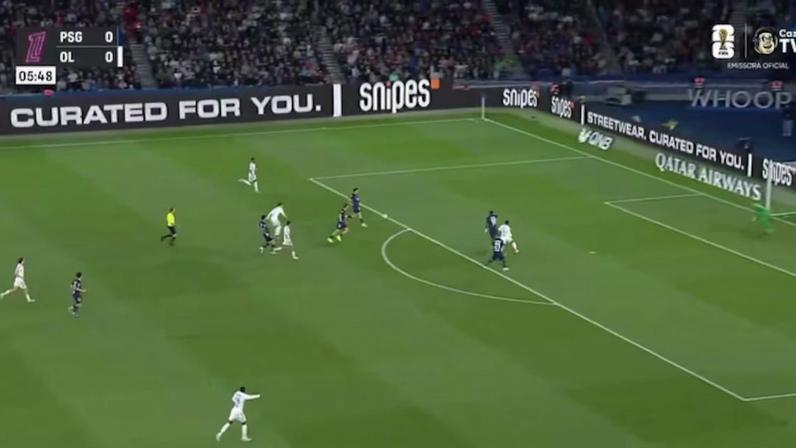 Endrick supera zagueiro e abre o placar contra o PSG