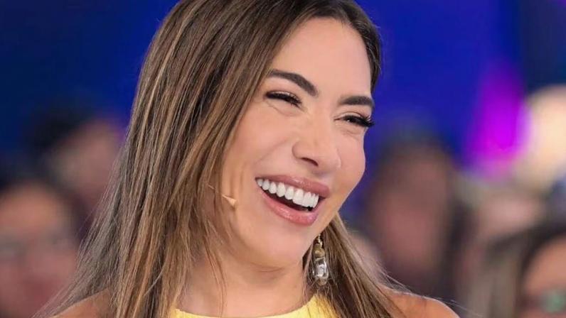 Patrícia Abravanel acompanha filhos em passeio de bike na natureza