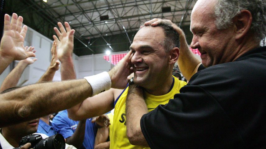 Oscar Schmidt morre após parada cardiorrespiratória