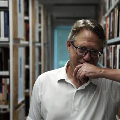 Biblioteca de Marcos Lisboa guarda obras de filosofia a cinema e autógrafos raros