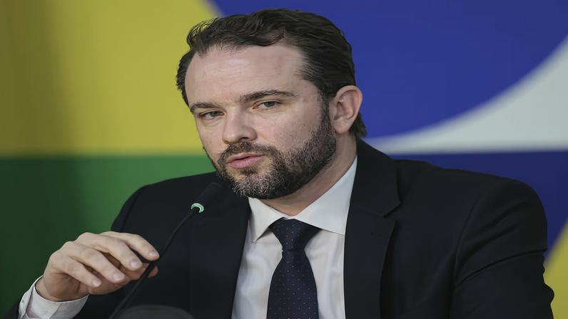 Durigan afirmou que o governo ainda não definiu uma data para anunciar o pacote