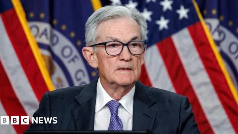 Powell mantém juros dos EUA estáveis em última decisão como presidente do Fed