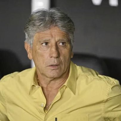 Renato critica Vasco por erros infantis em derrota: mínimo ponto escapou