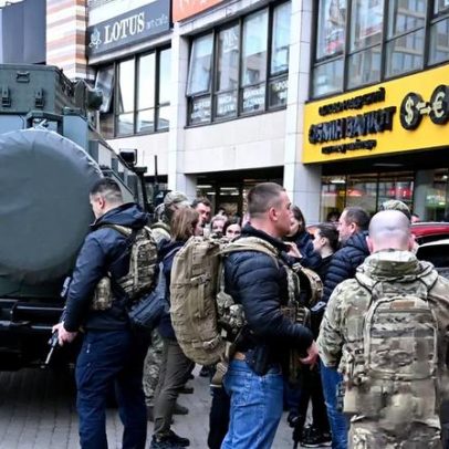 Guerra na Ucrânia busca motivação após atirador matar seis em Kyiv