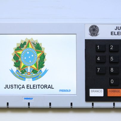 11 governadores e 10 prefeitos de capitais anunciam renúncias para eleições