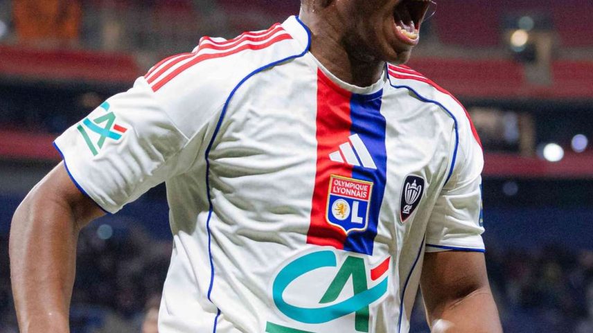 Endrick comemorando um gol pelo Lyon na Copa da França