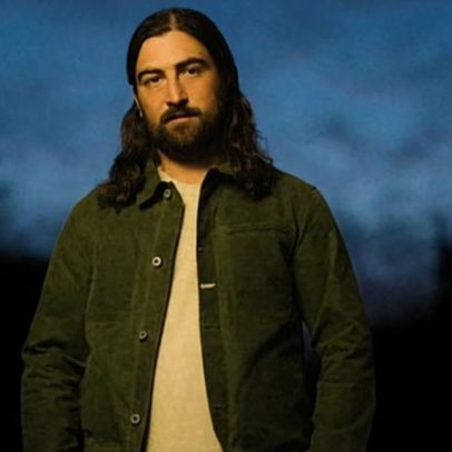 Crítica Noah Kahan: The Great Divide, Stick Season vira outono eterno