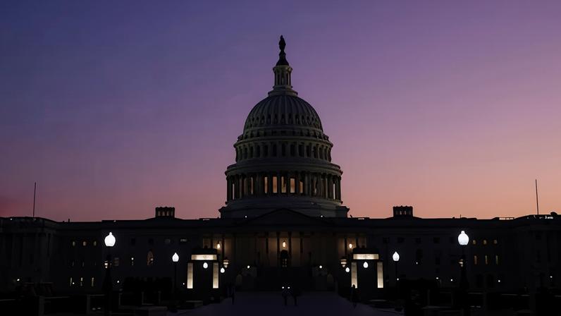 Congresso dos EUA aprova renovação de poderes de espionagem sem mandado