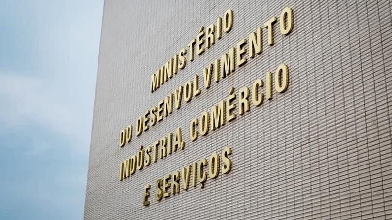 Fachada do Mdic, que rege a agenda de redução do Custo Brasil