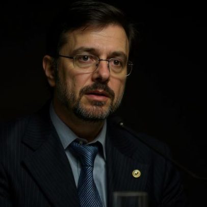Governo oficializa Guilherme Mello como secretário-executivo de Planejamento