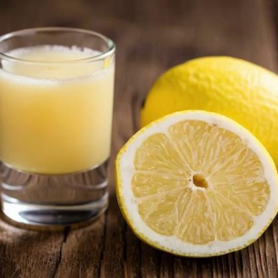 Shot matinal de limão pode danificar dentes; cuidado com o hábito