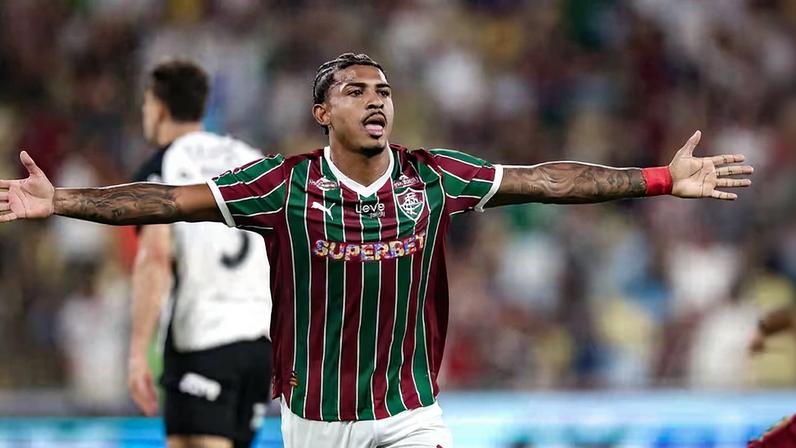 John Kennedy marcou seu gol. Fluminense envolveu o Corinthians como quis. É vice líder do Brasileiro