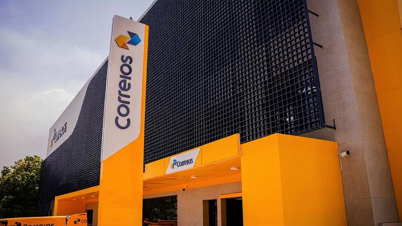 Na imagem, a fachada de uma agência dos Correios