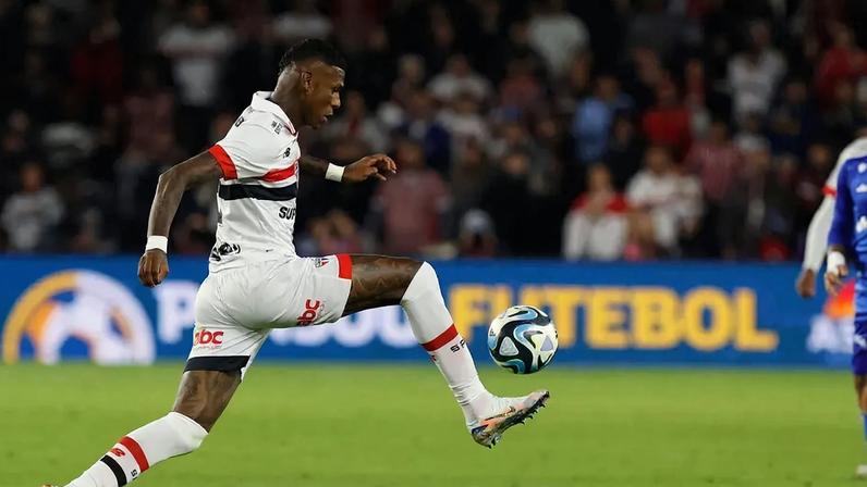 Arboleda foi um dos nomes que retornou com o São Paulo para o Brasil antes do fim da pré-temporada