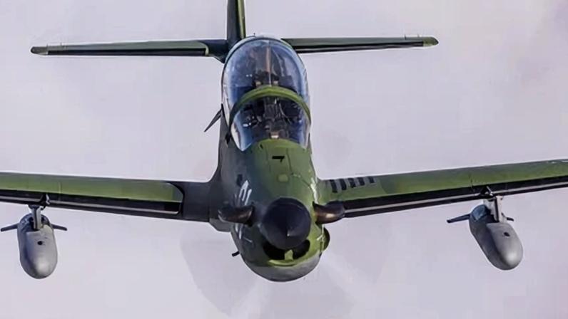 Caça A-29 - O Super Tucano da FAB