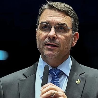 Flávio Bolsonaro mira jovens nascidos após mandatos de Lula