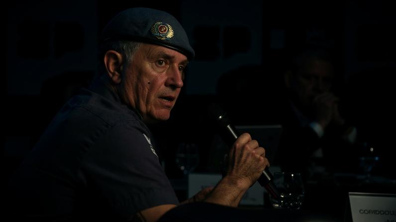 o comandante-geral da Polícia Militar de São Paulo, o coronel José Augusto Coutinho, em reunião com o governador Tarcísio de Freitas (Republicanos). — Foto: Marcelo S. Camargo/GESP