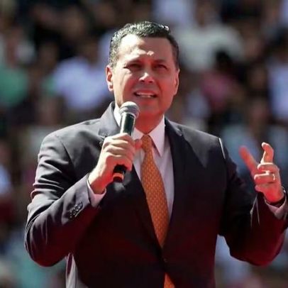 Milhares de famílias participam do evento Família ao Pé da Cruz em São Paulo