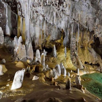 Bactérias de cavernas profundas resistem a quase todos os antibióticos