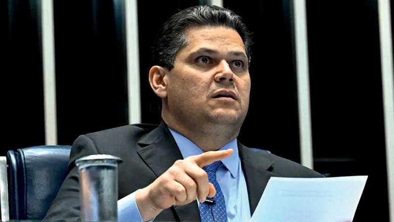 CONEXÕES - Alcolumbre: irmão do senador é conselheiro de fundo investigado (Waldemir Barreto/Ag. Senado)
