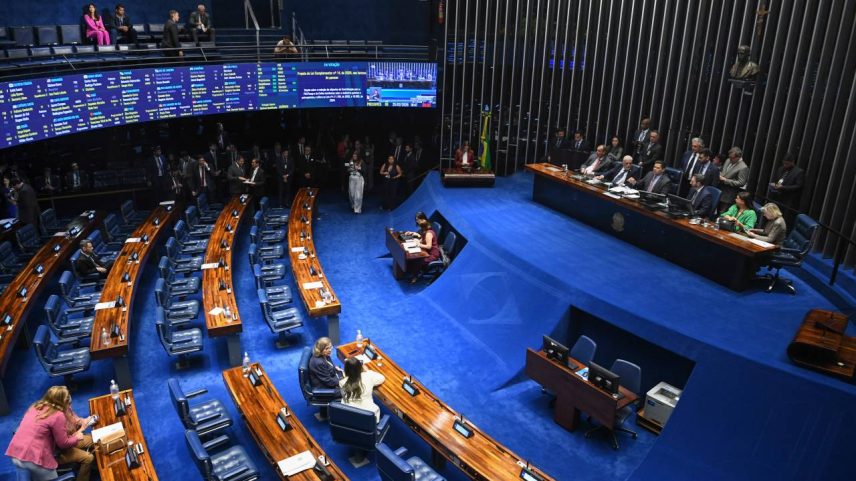 Enquanto a gestão está relacionada à execução de políticas públicas, a governança diz respeito à capacidade de direcionar, monitorar e avaliar essas políticas, assegurando que estejam alinhadas ao interesse público. (Jonas Pereira/Agência Senado)