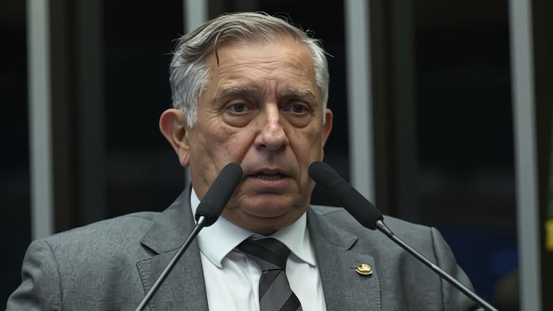 O senador Izalci Lucas (PL-DF)