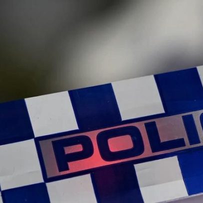 Uma pessoa morta e outra gravemente ferida após carro atingir pedestres fora do Melbourne Showgrounds