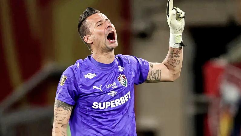 Fábio em ação em Fluminense x Flamengo (Foto: Marcelo Gonçalves/ Fluminense FC)