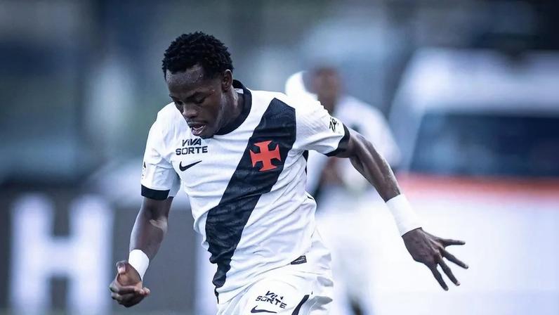 Andrés Gómez abre o placar para o Vasco (Foto: Matheus Lima/Vasco)