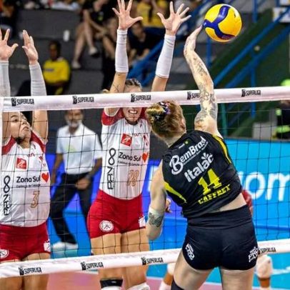Praia Clube vence Sesi Bauru e avança à semifinal da Superliga Feminina