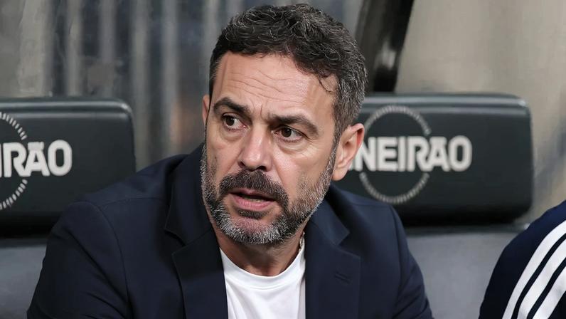 Bastidores da vitória do Cruzeiro mostram discurso de Artur Jorge