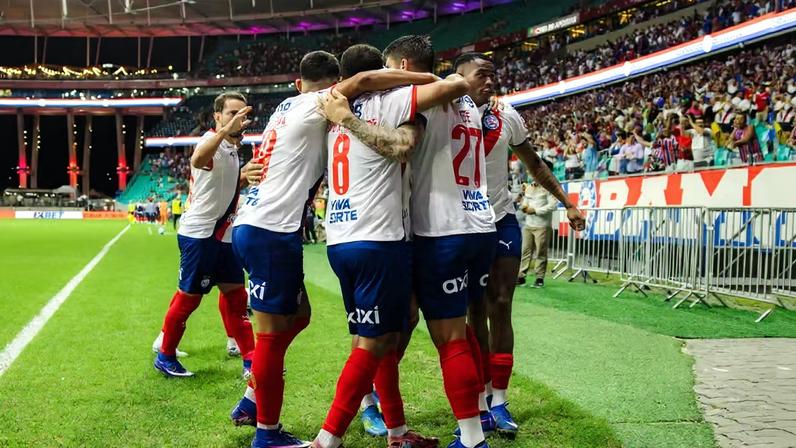 Jogadores do Bahia comemoram contra o Athletico — Foto: Letícia Martins / EC Bahia