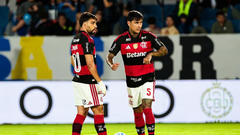 Paquetá e Pulgar | Bragantino x Flamengo — Foto: Gilvan de Souza/Flamengo