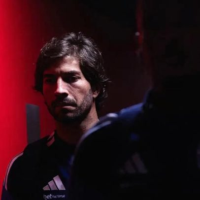 Lucas Silva reage à goleada do Cruzeiro e afirma estar envergonhado