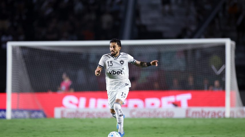 Botafogo poupa Alex Telles na estreia de Franclim na Sul-Americana