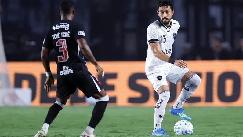 Alex Telles em ação em Vasco x Botafogo (Foto: Vítor Silva/Botafogo)