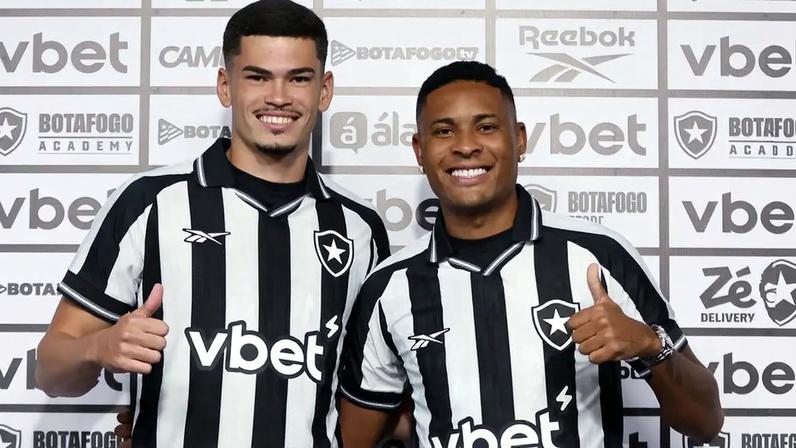 Anthony e Caio Roque foram apresentados pelo Botafogo (Foto: Vítor Silva/Botafogo)