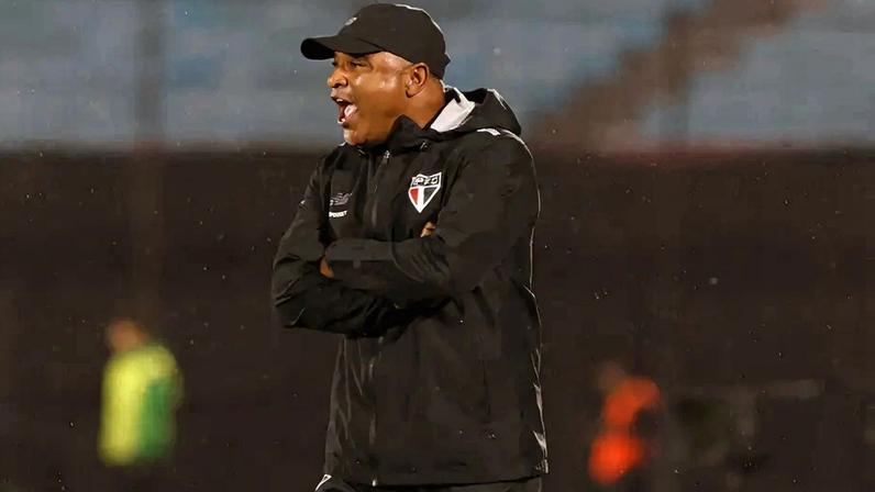 Roger Machado destaca evolução do São Paulo na vitória e explica escalação