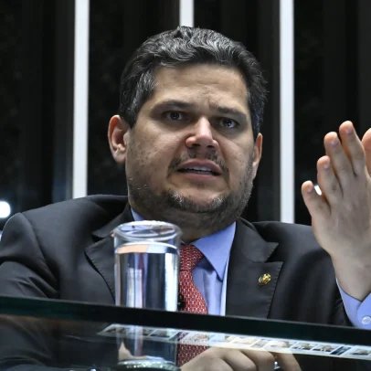 Alcolumbre anuncia sessão para votar veto de Lula ao PL da dosimetria