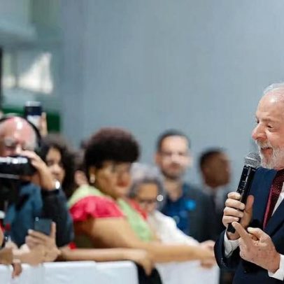Lula anuncia inclusão de estudantes com pendências no Fies em renegociação