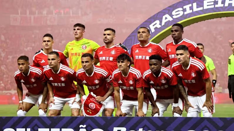 Time do Inter posta para foto antes do Gre-Nal — Foto: Ricardo Duarte/Divulgação Inter