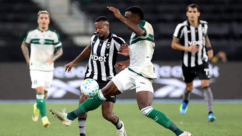 Edenilson vem em boa sequência pelo Botafogo (Foto: Vítor Silva/Botafogo)