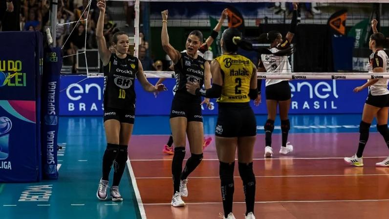 Praia Clube x Sesc Flamengo pela semifinal da Superliga Feminina 25/26 (Foto: Bruno Cunha)